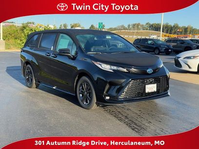New 2025 Toyota Sienna XSE