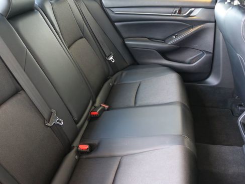 Used 2018 Honda Accord Sport image 29