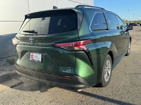 Certified 2022 Toyota Sienna LE AWD/4WD image 37