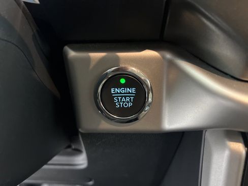 Used 2024 Ford Expedition Max XLT image 16