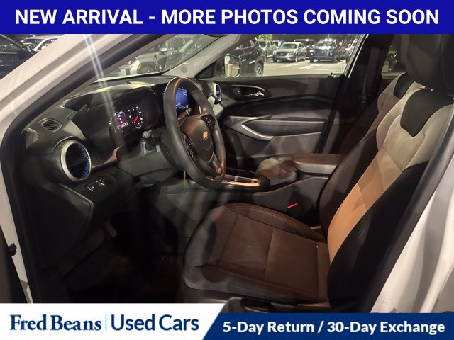 Used 2025 Chevrolet Trax LS FWD image 9