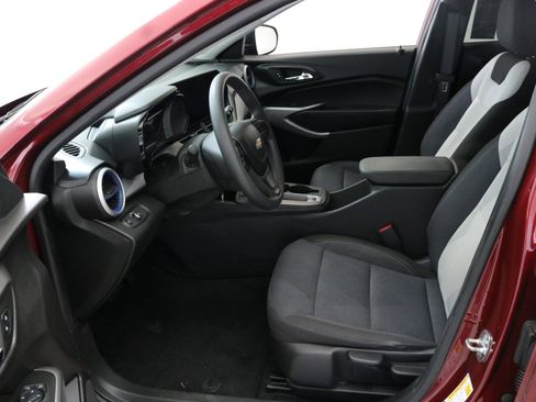 Certified 2024 Chevrolet Trax LS image 24