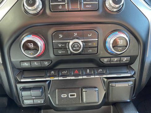 Used 2021 GMC Sierra 1500 SLT w/ SLT Premium Package AWD/4WD image 19
