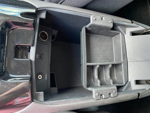 Used 2015 Ford Fusion SE FWD image 19
