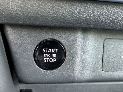 Used 2024 Nissan Rogue SV image 26