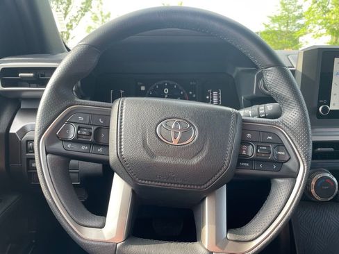 Used 2025 Toyota 4Runner SR5 image 14