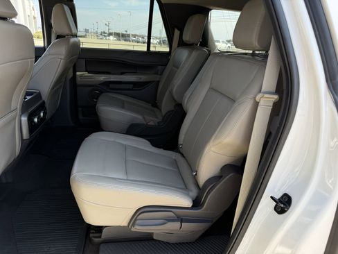 Used 2021 Ford Expedition Max XLT image 29