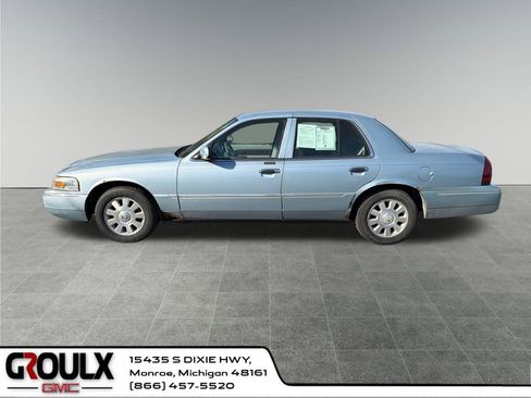 Used 2005 Mercury Grand Marquis LS RWD image 2