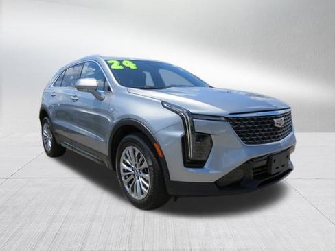 Certified 2024 Cadillac XT4 Premium Luxury image 2