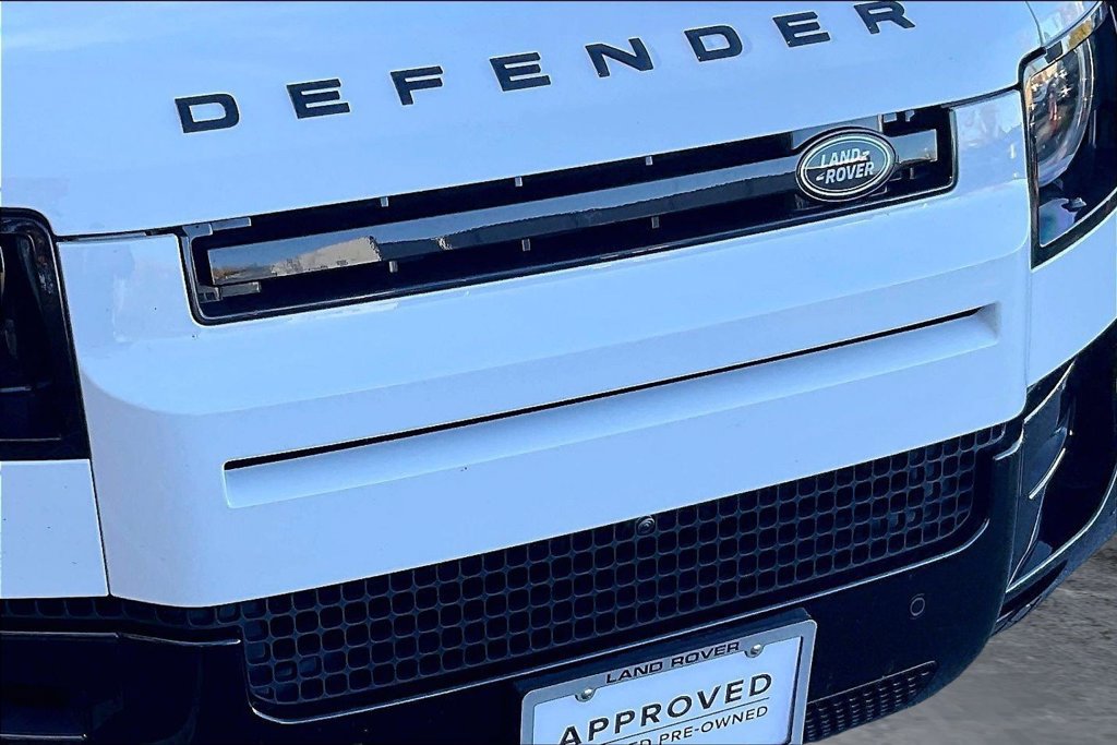 Used 2026 Land Rover Defender 110 X-Dynamic SE AWD/4WD image 34
