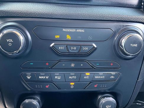 Used 2021 Ford Ranger Lariat w/ Tremor Off-Road Package image 34