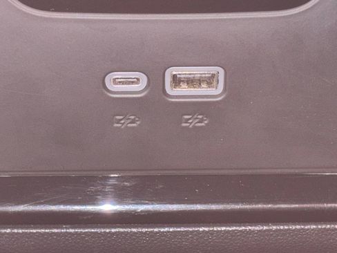 Used 2024 GMC Sierra 1500 AT4 w/ Technology Package image 6