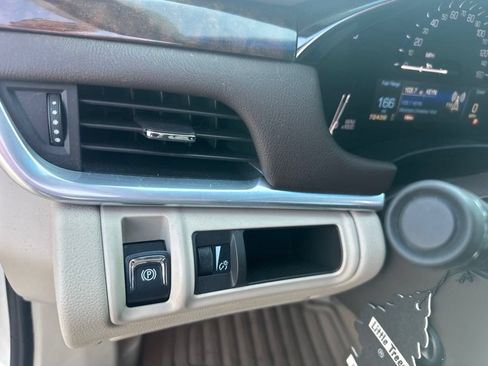 Used 2013 Cadillac XTS Luxury FWD image 10