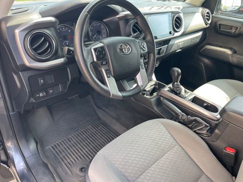 Used 2021 Toyota Tacoma SR5 AWD/4WD image 5