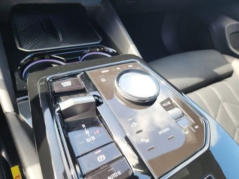 Used 2024 BMW i5 eDrive40i image 33