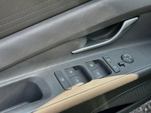 Certified 2024 Hyundai Elantra SE FWD image 4