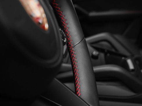 Certified 2025 Porsche Cayenne GTS AWD/4WD image 40