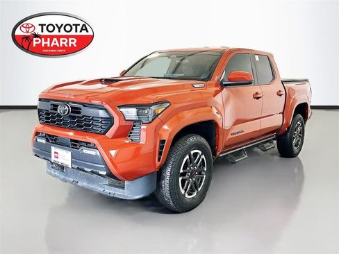 Used 2025 Toyota Tacoma TRD Sport AWD/4WD image 1