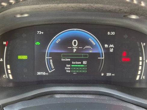 Used 2025 Toyota Camry SE FWD image 11
