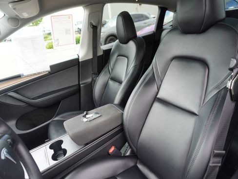 Used 2023 Tesla Model Y Performance AWD/4WD image 23