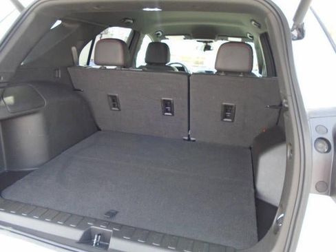 Used 2022 Chevrolet Equinox RS w/ Infotainment Package image 24