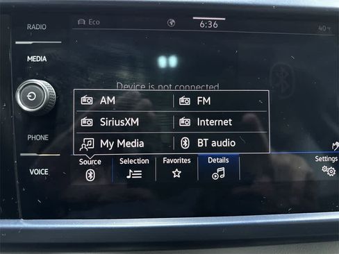 Used 2023 Volkswagen Taos SE w/ Panoramic Sunroof Package image 20