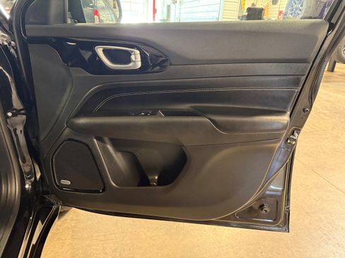 Certified 2024 Jeep Compass Limited w/ High Altitude Package AWD/4WD image 7