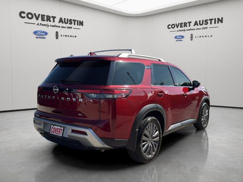 Used 2023 Nissan Pathfinder SL w/ SL Premium Package image 5