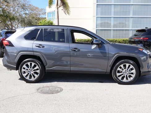 Used 2020 Toyota RAV4 XLE Premium image 12