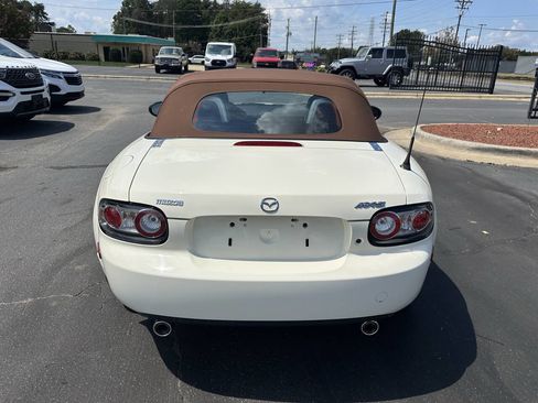 Used 2006 MAZDA MX-5 Miata Grand Touring image 6