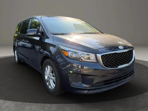 Used 2015 Kia Sedona LX FWD image 3