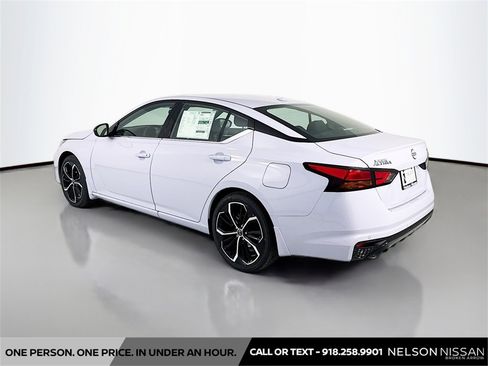 New 2025 Nissan Altima 2.5 SR image 7