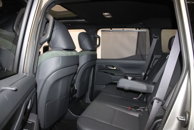 Used 2025 Lexus GX 550 AWD/4WD image 12