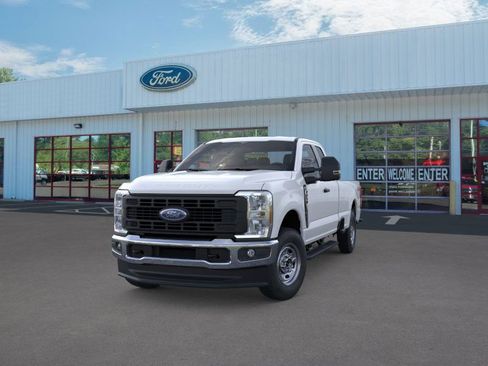 New 2026 Ford F250 XL w/ XL Chrome Package image 2