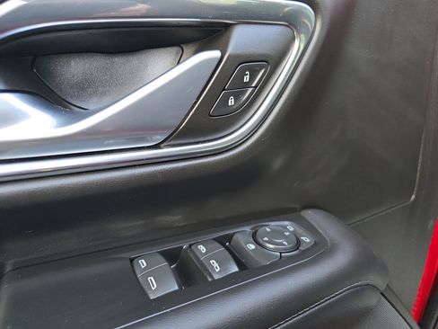 Used 2022 Chevrolet Suburban LS image 19