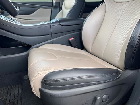 Used 2020 Hyundai Santa Fe SE image 17