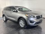 Used 2017 Kia Sorento LX image 2