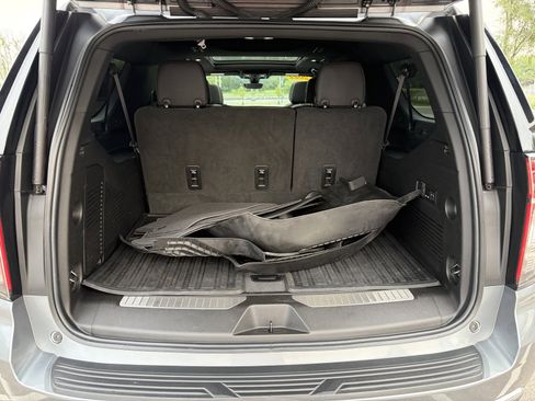 Used 2022 Chevrolet Suburban Premier AWD/4WD image 30