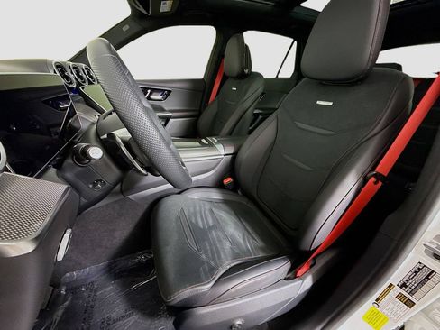 Used 2025 Mercedes-Benz GLC 43 AMG 4MATIC image 21