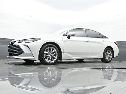 Used 2021 Toyota Avalon XLE image 30