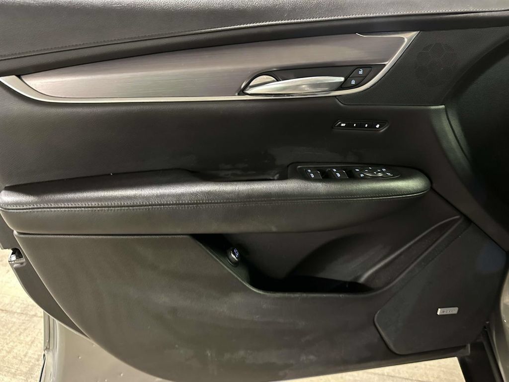 Used 2019 Cadillac XT5 Luxury FWD image 18