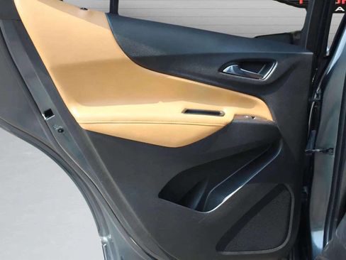 Used 2018 Chevrolet Equinox Premier image 19