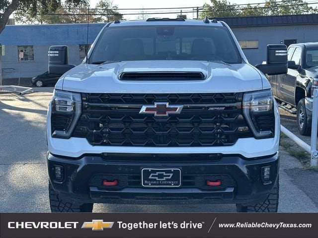 Used 2026 Chevrolet Silverado 2500 ZR2 AWD/4WD image 8