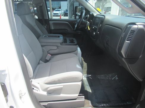 Used 2017 Chevrolet Silverado 1500 Custom w/ Custom Convenience Package RWD image 11