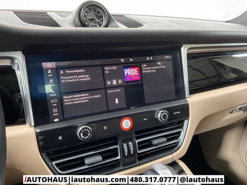 Used 2022 Porsche Macan S w/ Premium Package Plus image 30
