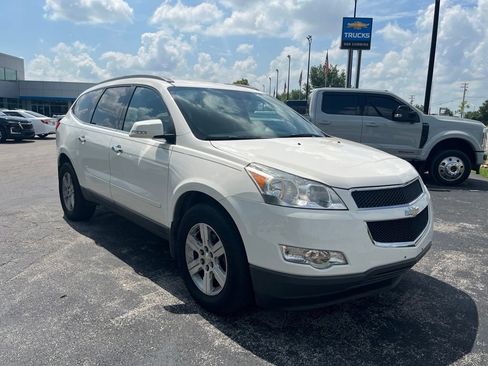 Used 2012 Chevrolet Traverse LT FWD image 2