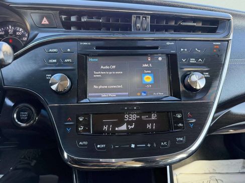 Used 2018 Toyota Avalon XLE image 20