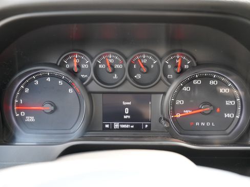 Used 2019 Chevrolet Silverado 1500 Custom Trail Boss AWD/4WD image 17
