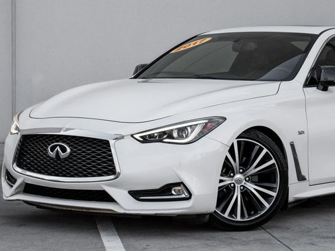Used 2017 INFINITI Q60 3.0t w/ Premium Plus Package 3.0T image 8
