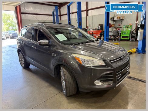 Used 2015 Ford Escape SE w/ SE Chrome Package FWD image 1